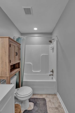 222 Mark Spitz Dr, Clarksville, TN 37042