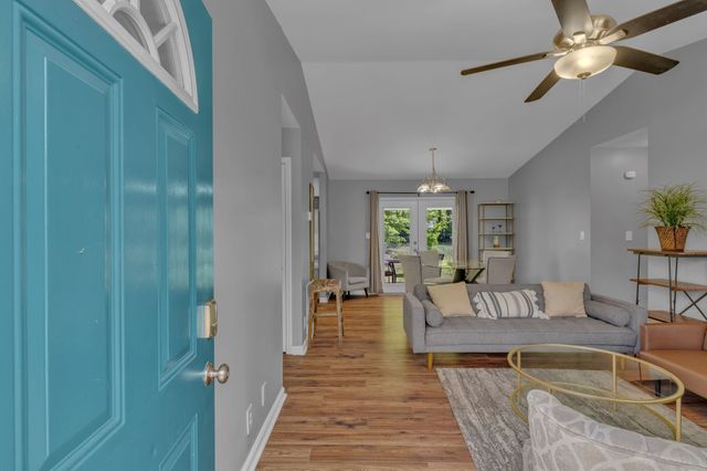 222 Mark Spitz Dr, Clarksville, TN 37042