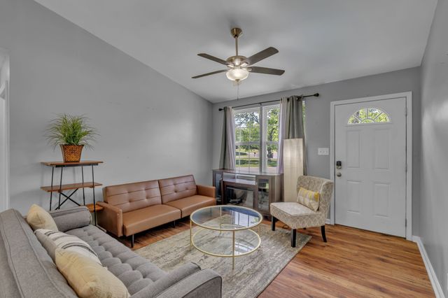 222 Mark Spitz Dr, Clarksville, TN 37042