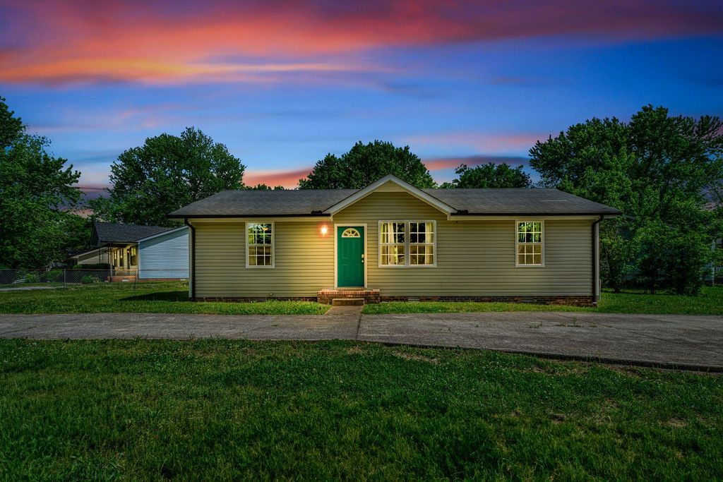 222 Mark Spitz Dr, Clarksville, TN 37042