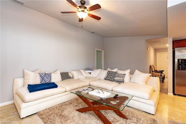 908 SE 33rd ST, Cape Coral, FL 33904