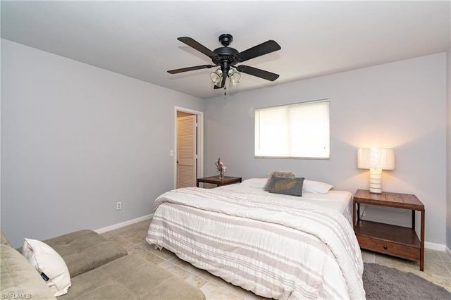 908 SE 33rd ST, Cape Coral, FL 33904