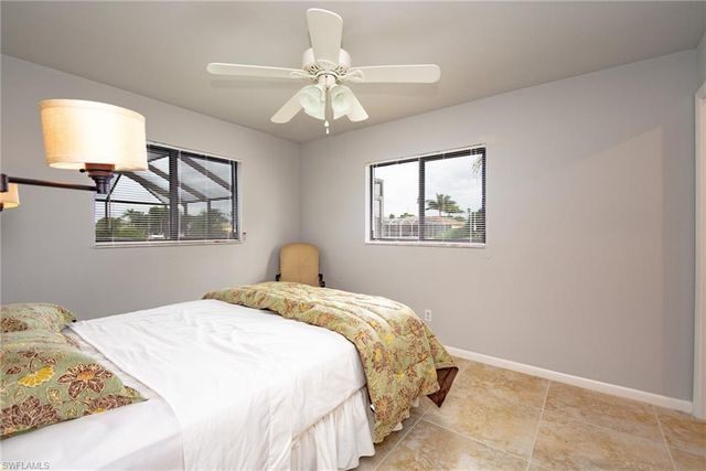 908 SE 33rd ST, Cape Coral, FL 33904