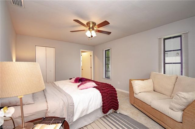 908 SE 33rd ST, Cape Coral, FL 33904