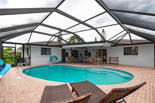 908 SE 33rd ST, Cape Coral, FL 33904