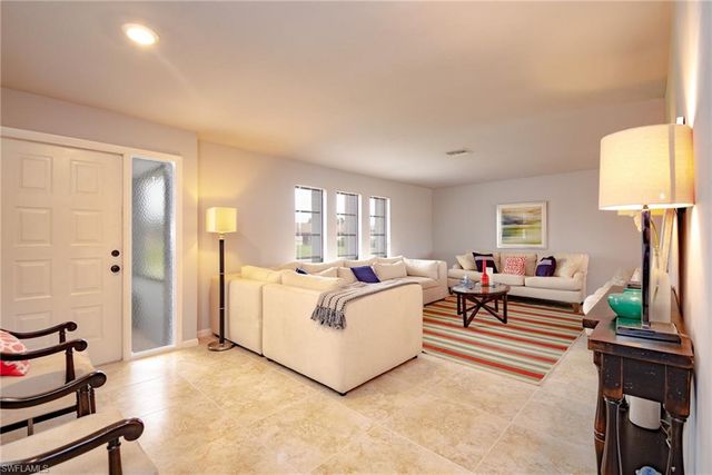 908 SE 33rd ST, Cape Coral, FL 33904