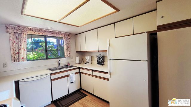 2700 E Mesquite Avenue E29, Palm Springs, CA 92264