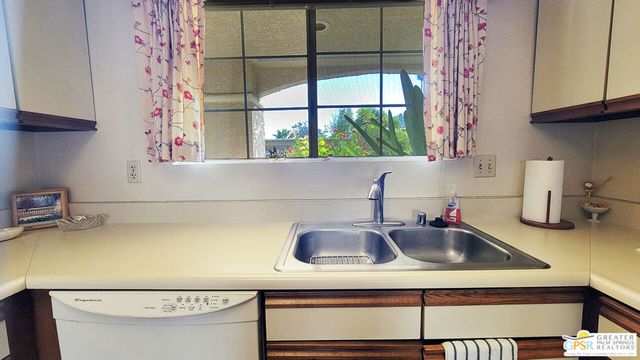 2700 E Mesquite Avenue E29, Palm Springs, CA 92264