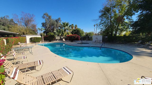 2700 E Mesquite Avenue E29, Palm Springs, CA 92264