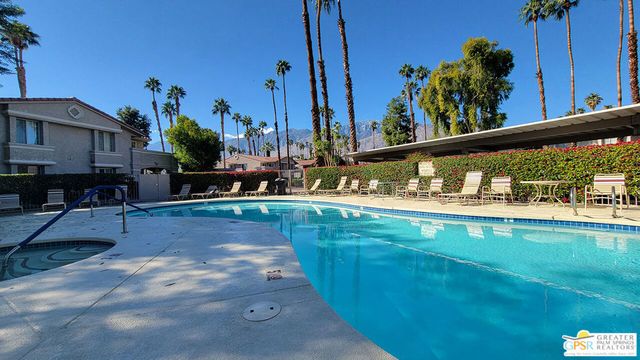 2700 E Mesquite Avenue E29, Palm Springs, CA 92264