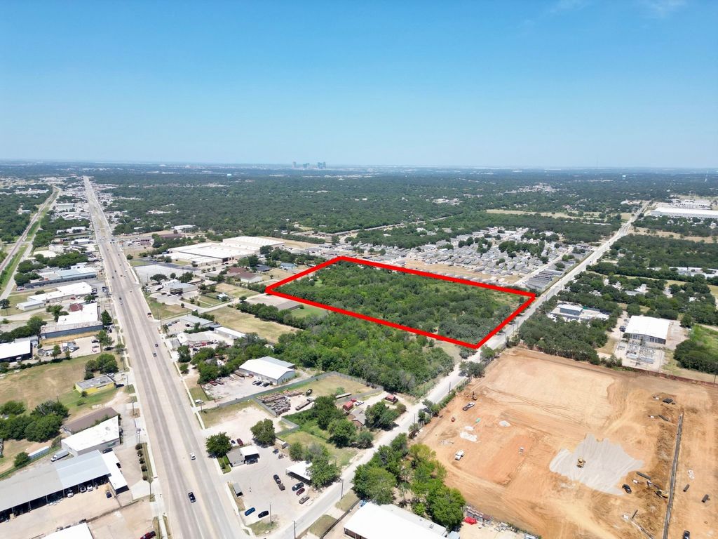 5700 Parker Henderson Road, Fort Worth, TX 76119