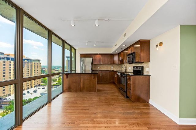 600 E Admiral Boulevard 1604, Kansas City, MO 64106