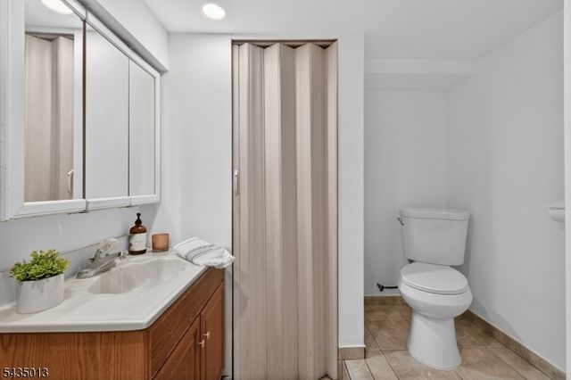 7 Westminster Pl, Garfield City, NJ 07026