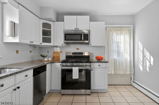 7 Westminster Pl, Garfield City, NJ 07026