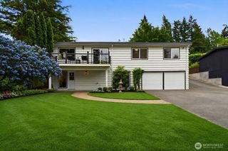 325 105th Ave SE, Bellevue, WA 98004