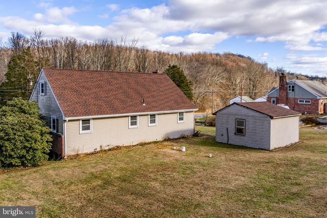 735 GREENVILLE RD, Denver, PA 17517