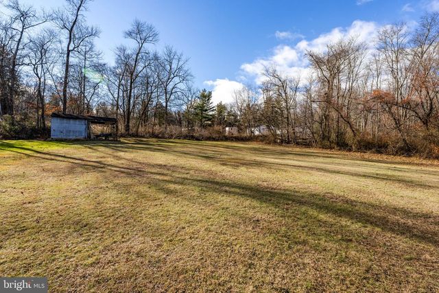 735 GREENVILLE RD, Denver, PA 17517
