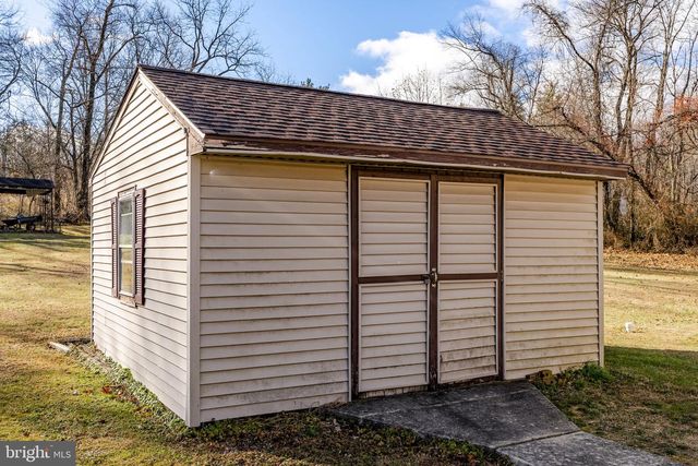 735 GREENVILLE RD, Denver, PA 17517
