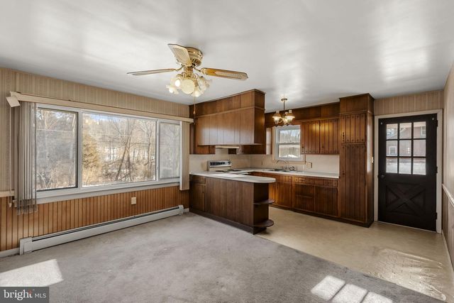735 GREENVILLE RD, Denver, PA 17517