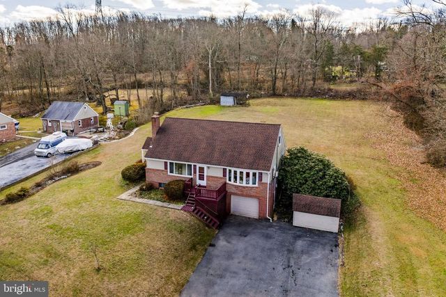 735 GREENVILLE RD, Denver, PA 17517
