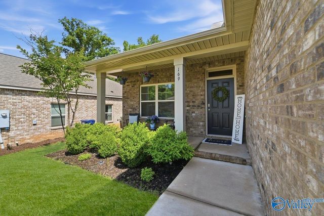 169 Heritage Brook Drive NW, Madison, AL 35757