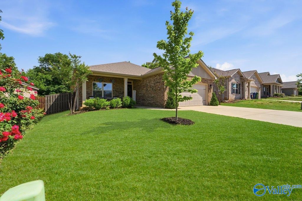169 Heritage Brook Drive NW, Madison, AL 35757