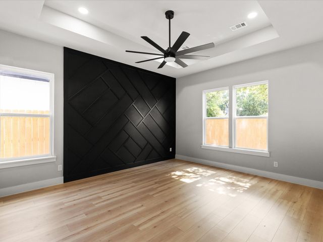 2133 Amanda Avenue, Fort Worth, TX 76105