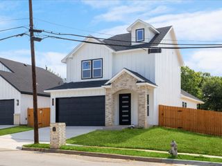 2133 Amanda Avenue, Fort Worth, TX 76105