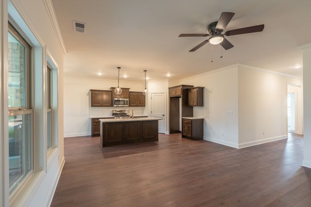 333 Estates Drive, Smithville, TN 37166