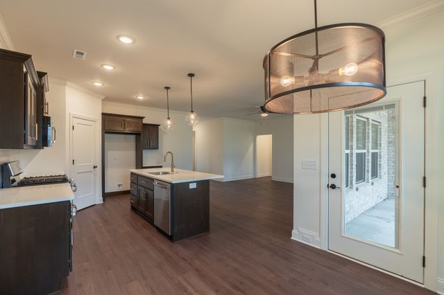 333 Estates Drive, Smithville, TN 37166