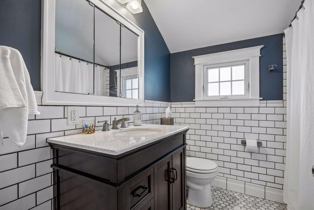 5204 Abbott Avenue S, Minneapolis, MN 55410