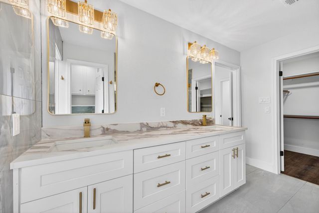 2218 Ashford Hollow Lane, Houston, TX 77077