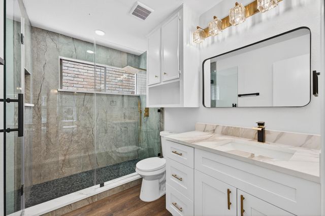 2218 Ashford Hollow Lane, Houston, TX 77077