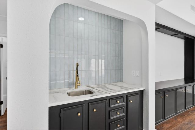 2218 Ashford Hollow Lane, Houston, TX 77077