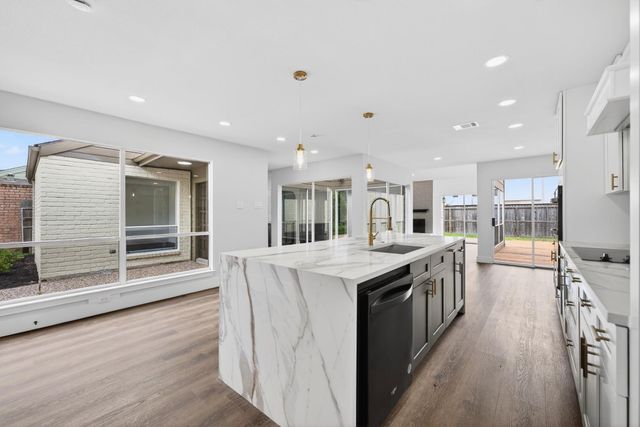 2218 Ashford Hollow Lane, Houston, TX 77077