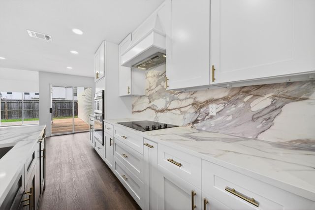 2218 Ashford Hollow Lane, Houston, TX 77077
