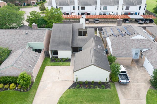 2218 Ashford Hollow Lane, Houston, TX 77077
