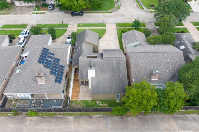 2218 Ashford Hollow Lane, Houston, TX 77077