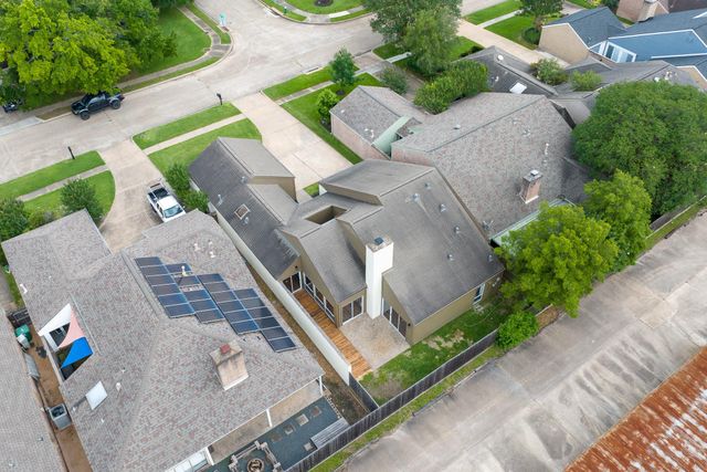 2218 Ashford Hollow Lane, Houston, TX 77077