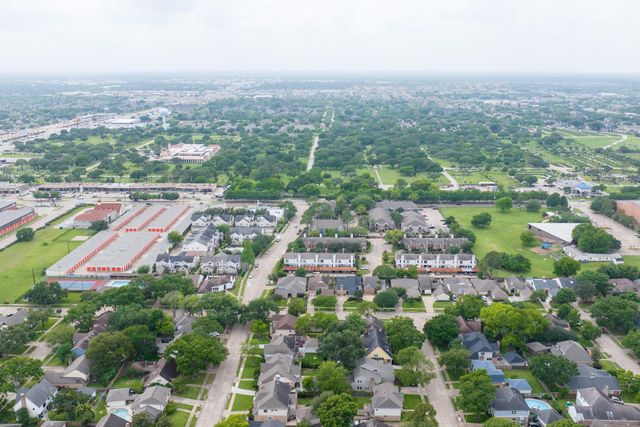 2218 Ashford Hollow Lane, Houston, TX 77077