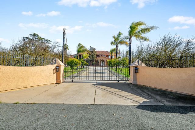 6312 Skittone Rd, Modesto, CA 95356