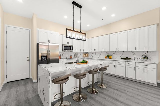 25624 Cottonwood Road, Loma Linda, CA 92354