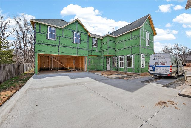 2768 Black Walnut Circle, Fayetteville, AR 72701