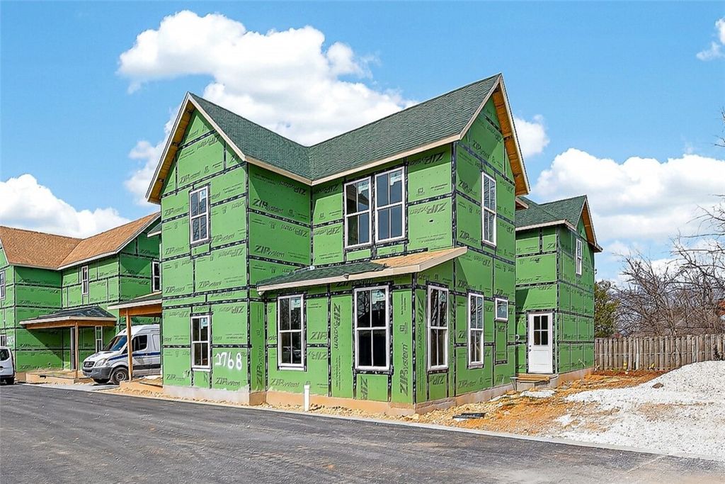 2768 Black Walnut Circle, Fayetteville, AR 72701