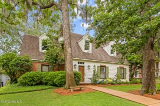 8 Moss Forest Place, Jackson, MS 39211
