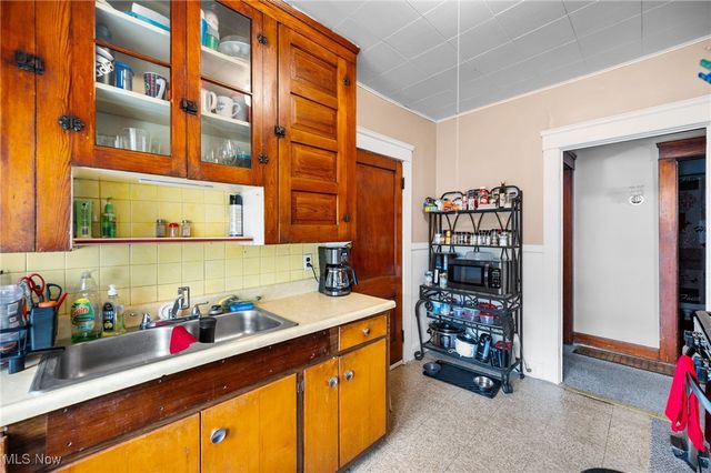 3812 Poe Avenue, Cleveland, OH 44109