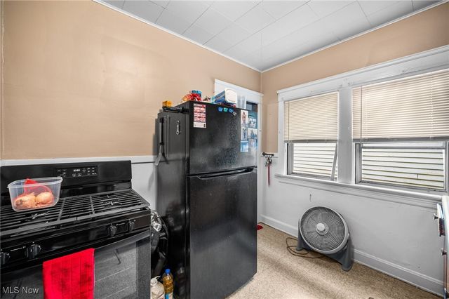 3812 Poe Avenue, Cleveland, OH 44109