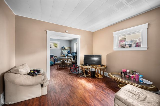 3812 Poe Avenue, Cleveland, OH 44109