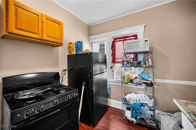 3812 Poe Avenue, Cleveland, OH 44109