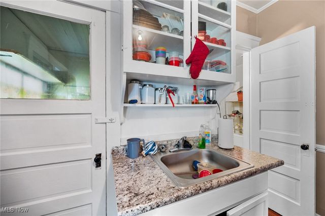 3812 Poe Avenue, Cleveland, OH 44109